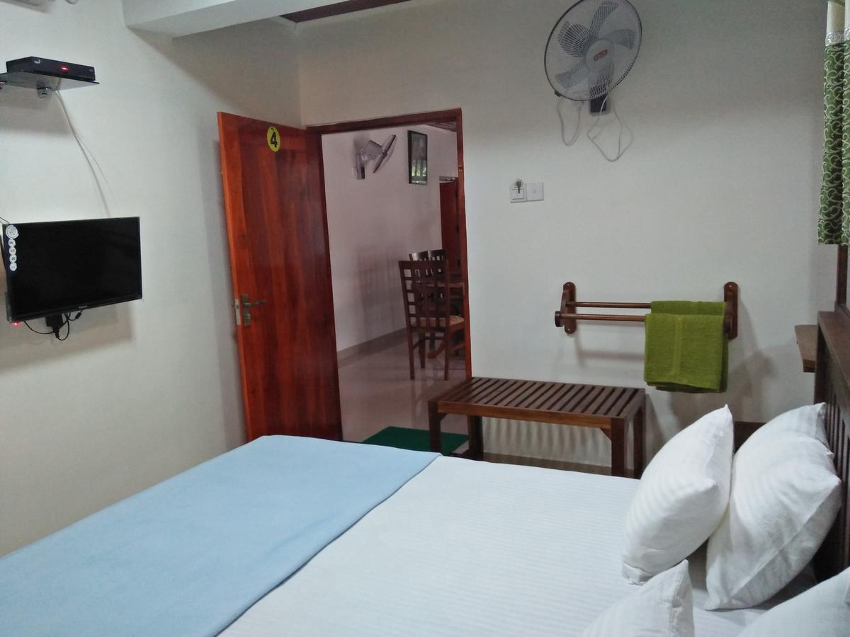 Shaa Lodge 티사마하라마 외부 사진