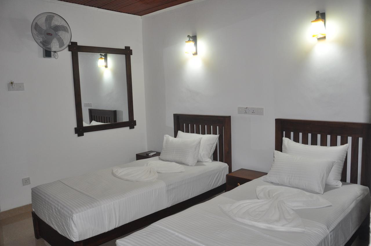 Shaa Lodge 티사마하라마 외부 사진