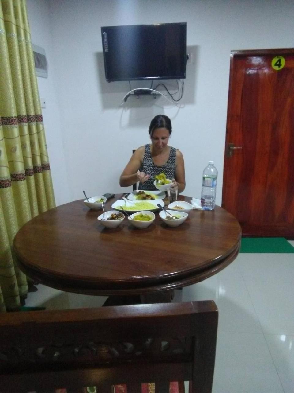 Shaa Lodge 티사마하라마 외부 사진