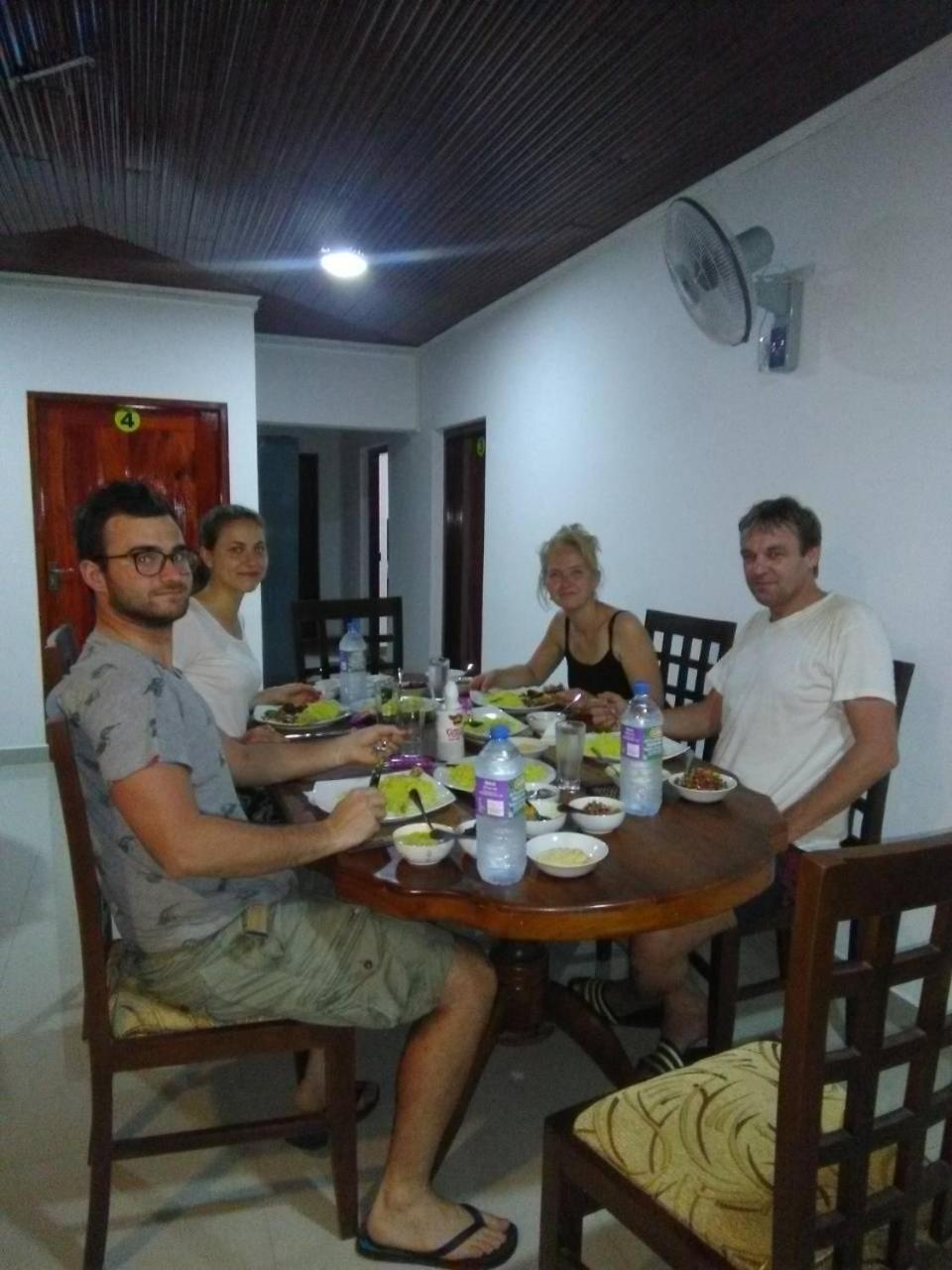 Shaa Lodge 티사마하라마 외부 사진