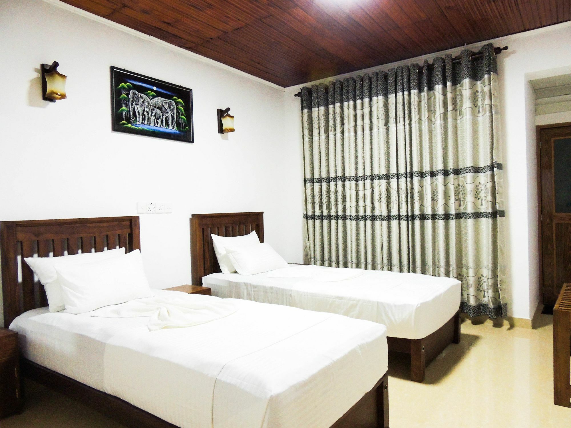 Shaa Lodge 티사마하라마 외부 사진
